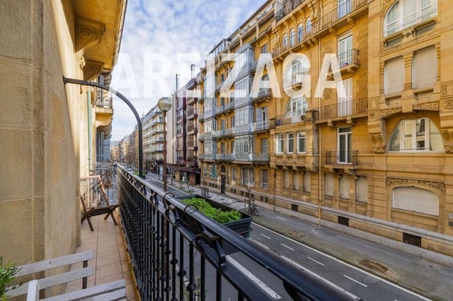 1 soverom Leilighet til salgs i Donostia-San Sebastián - € 595 000 (Ref: 9614219)