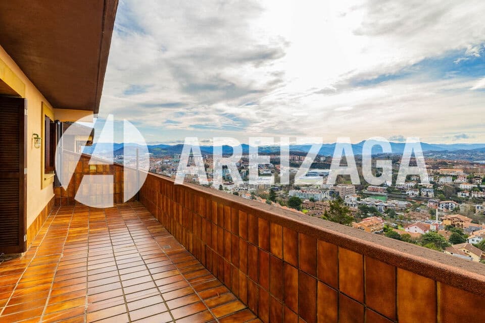 6 bedroom Flat for sale in Donostia-San Sebastian - € 1,580,000 (Ref: 9624071)