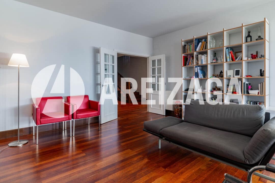 6 bedroom Flat for sale in Donostia-San Sebastian - € 1,580,000 (Ref: 9624071)