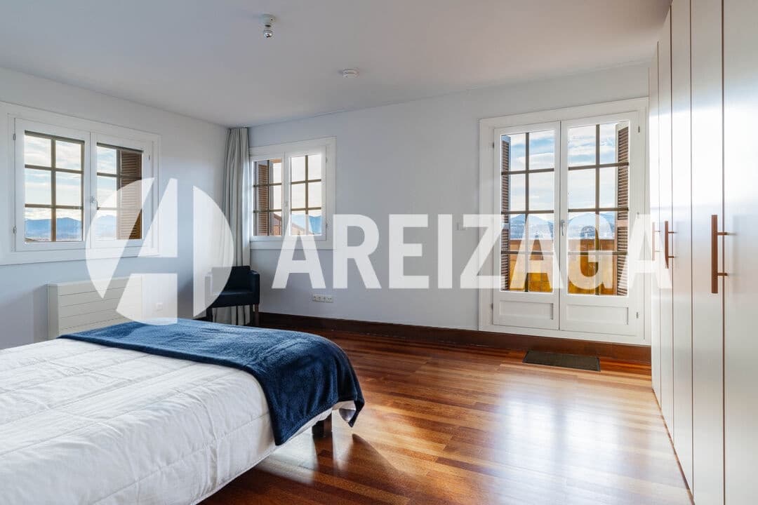 6 bedroom Flat for sale in Donostia-San Sebastian - € 1,580,000 (Ref: 9624071)