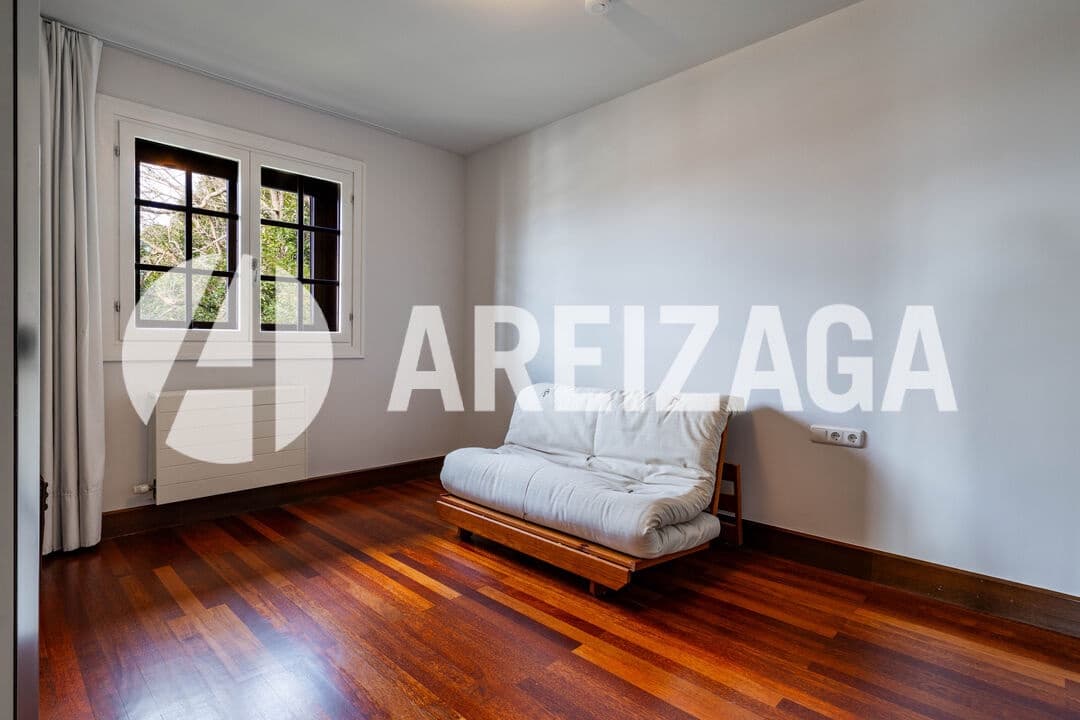 6 bedroom Flat for sale in Donostia-San Sebastian - € 1,580,000 (Ref: 9624071)