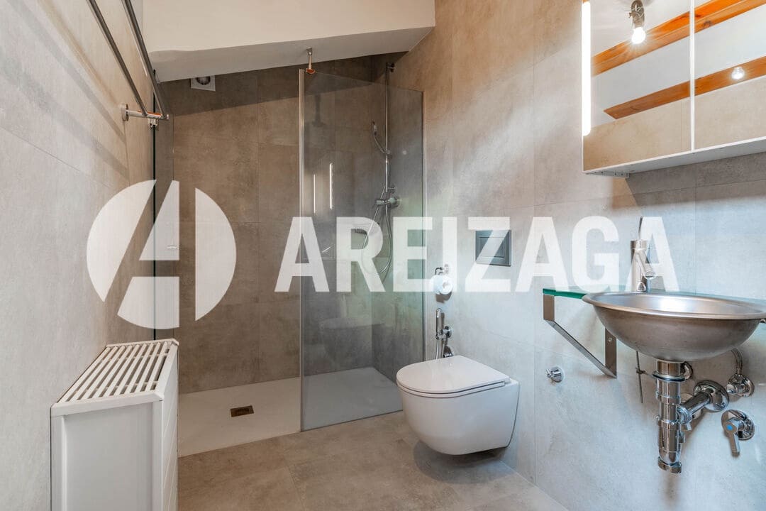 6 bedroom Flat for sale in Donostia-San Sebastian - € 1,580,000 (Ref: 9624071)