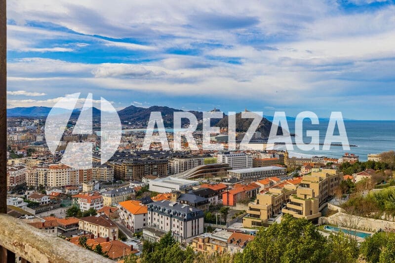 6 bedroom Flat for sale in Donostia-San Sebastian - € 1,580,000 (Ref: 9624071)