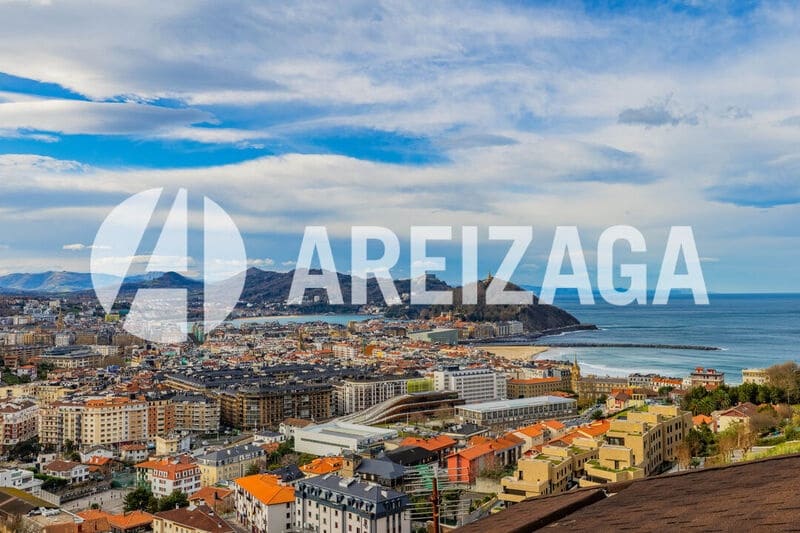 6 bedroom Flat for sale in Donostia-San Sebastian - € 1,580,000 (Ref: 9624071)