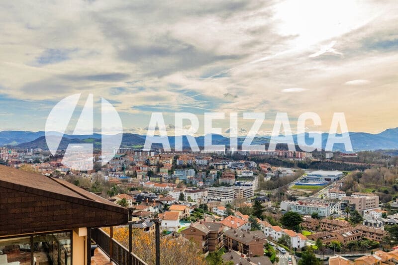 6 bedroom Flat for sale in Donostia-San Sebastian - € 1,580,000 (Ref: 9624071)