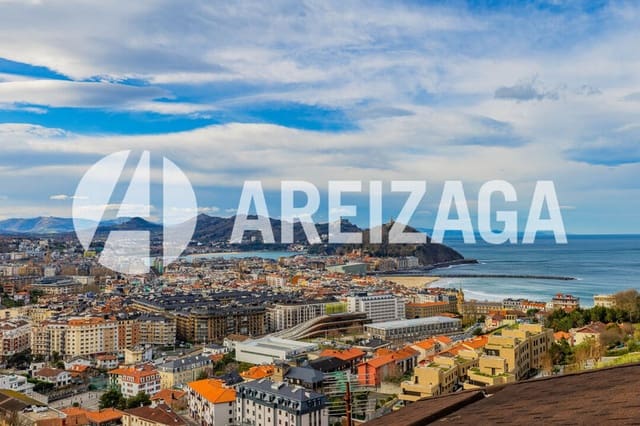 6 bedroom Flat for sale in Donostia-San Sebastián - € 1,580,000 (Ref: 9624071)