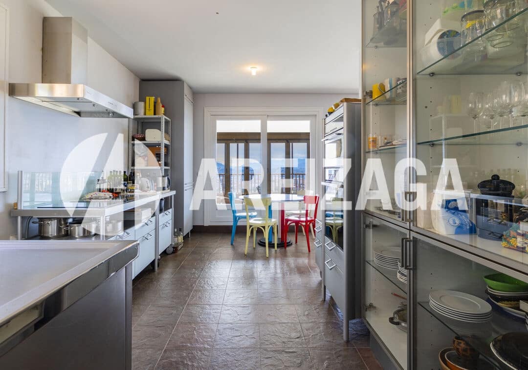 6 bedroom Flat for sale in Donostia-San Sebastian - € 1,580,000 (Ref: 9624071)