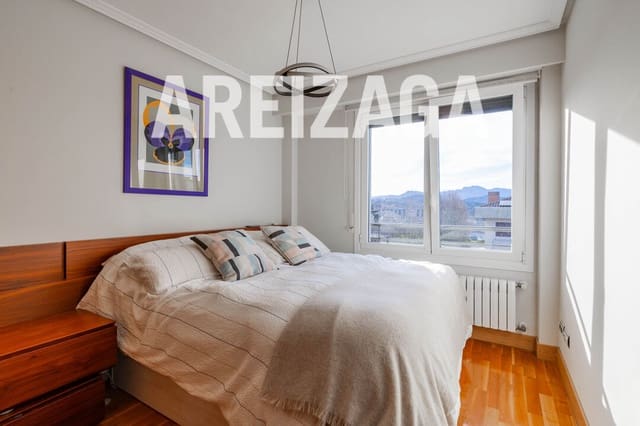 3 bedroom Flat for sale in Donostia-San Sebastián - € 830,000 (Ref: 9624073)