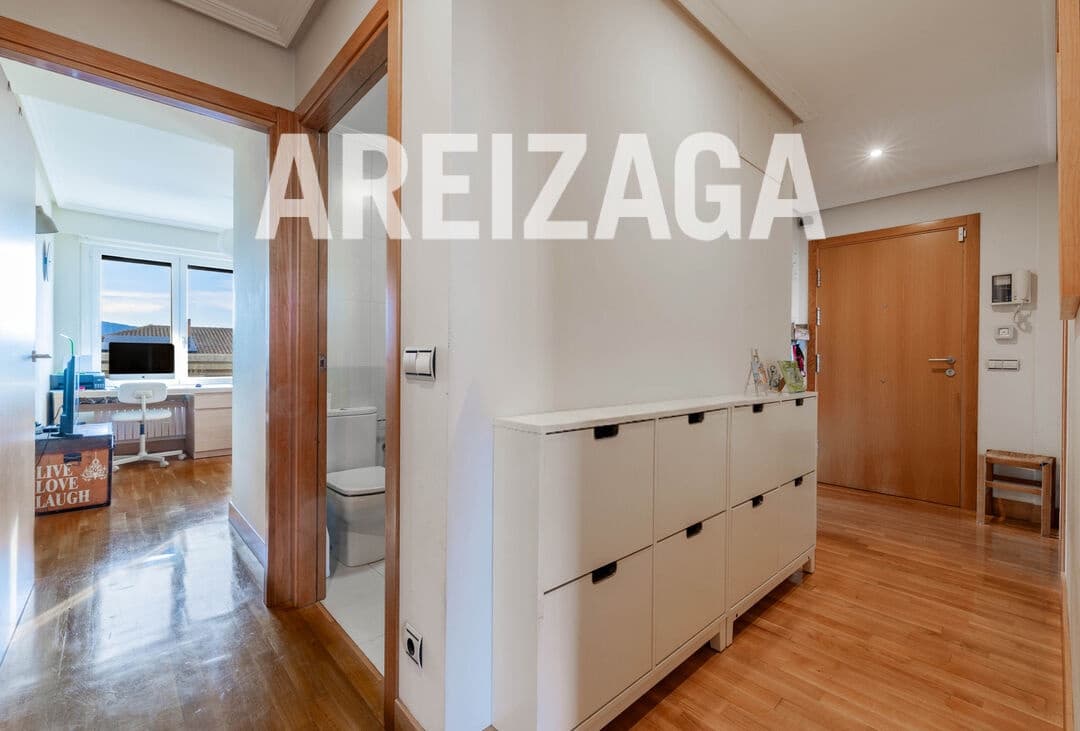 3 bedroom Flat for sale in Donostia-San Sebastian - € 830,000 (Ref: 9624073)