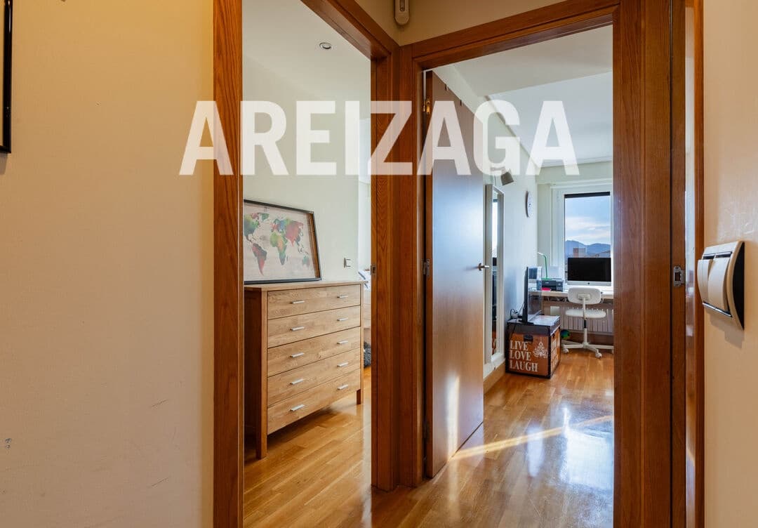 3 bedroom Flat for sale in Donostia-San Sebastian - € 830,000 (Ref: 9624073)