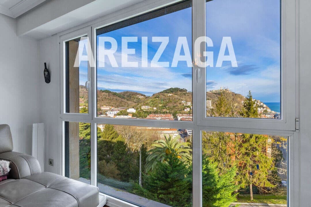 3 bedroom Flat for sale in Donostia-San Sebastian - € 830,000 (Ref: 9624073)