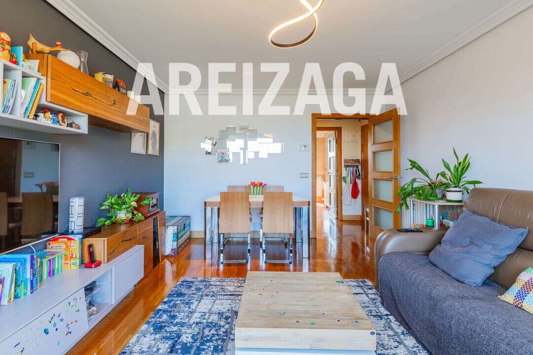 3 bedroom Flat for sale in Donostia-San Sebastian - € 830,000 (Ref: 9624073)