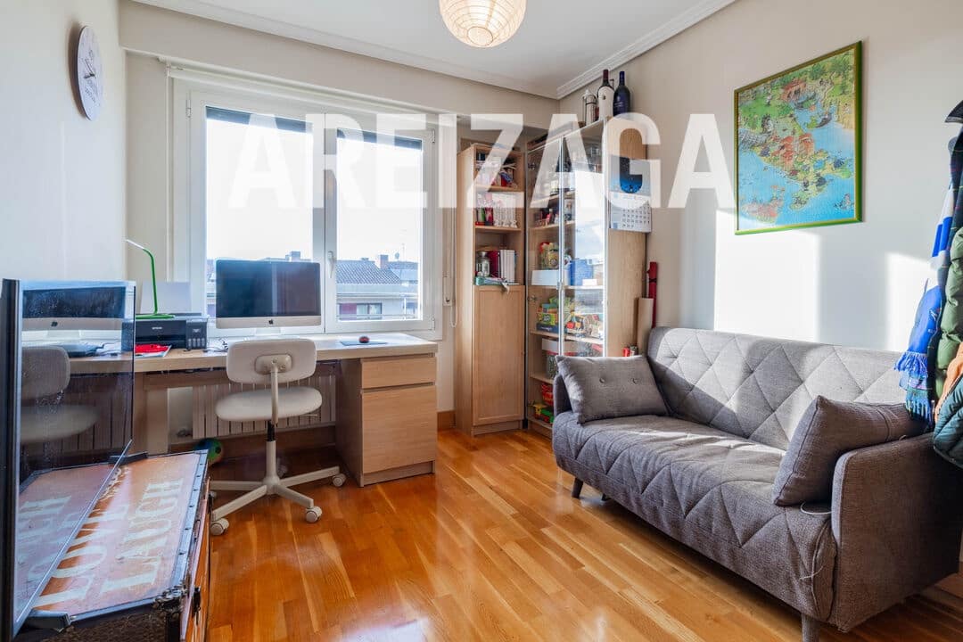 3 bedroom Flat for sale in Donostia-San Sebastian - € 830,000 (Ref: 9624073)