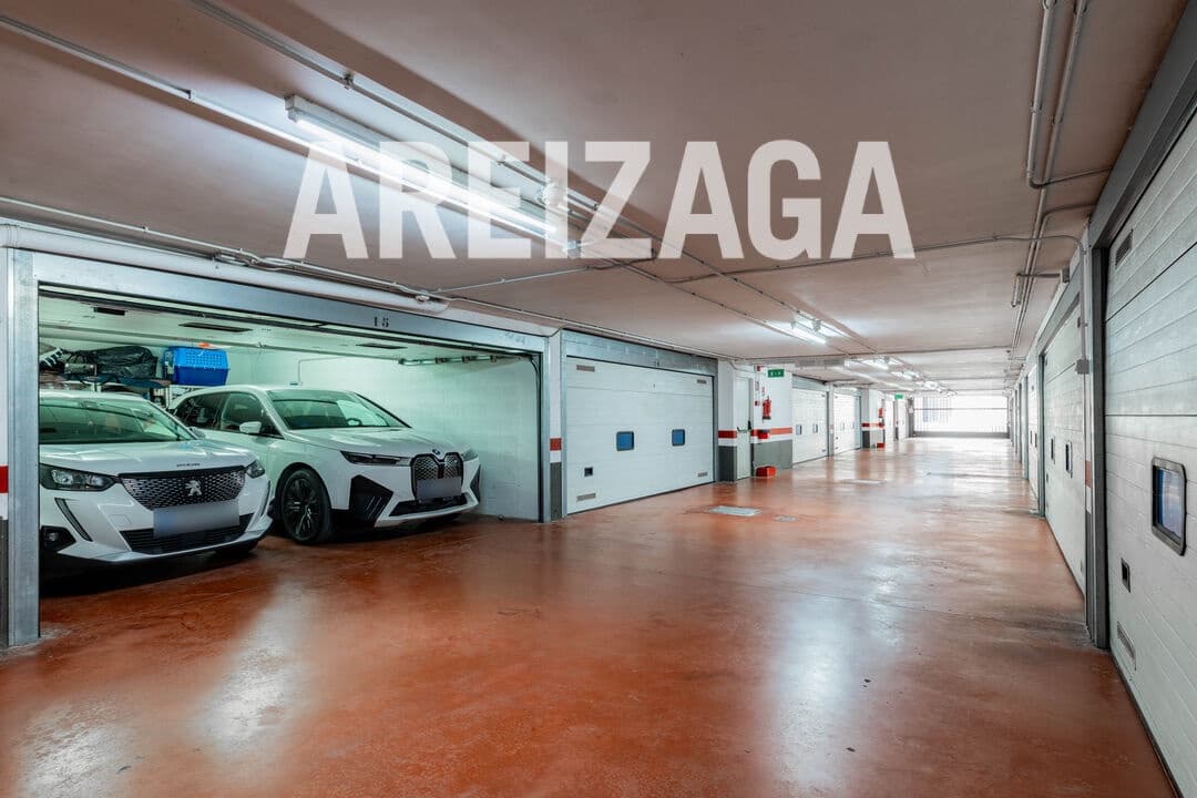 3 bedroom Flat for sale in Donostia-San Sebastian - € 830,000 (Ref: 9624073)