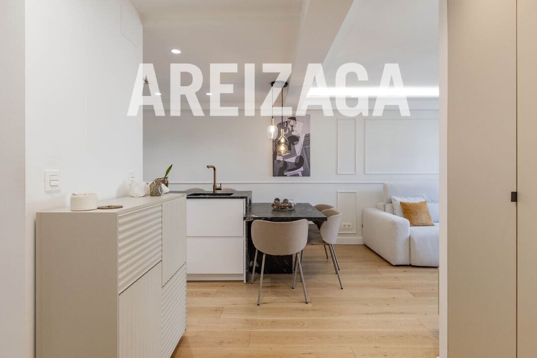 2 soverom Leilighet til salgs i Donostia-San Sebastian - € 795 000 (Ref: 9626588)