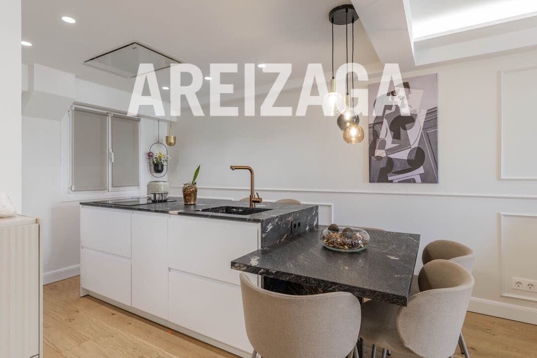 2 soverom Leilighet til salgs i Donostia-San Sebastian - € 795 000 (Ref: 9626588)