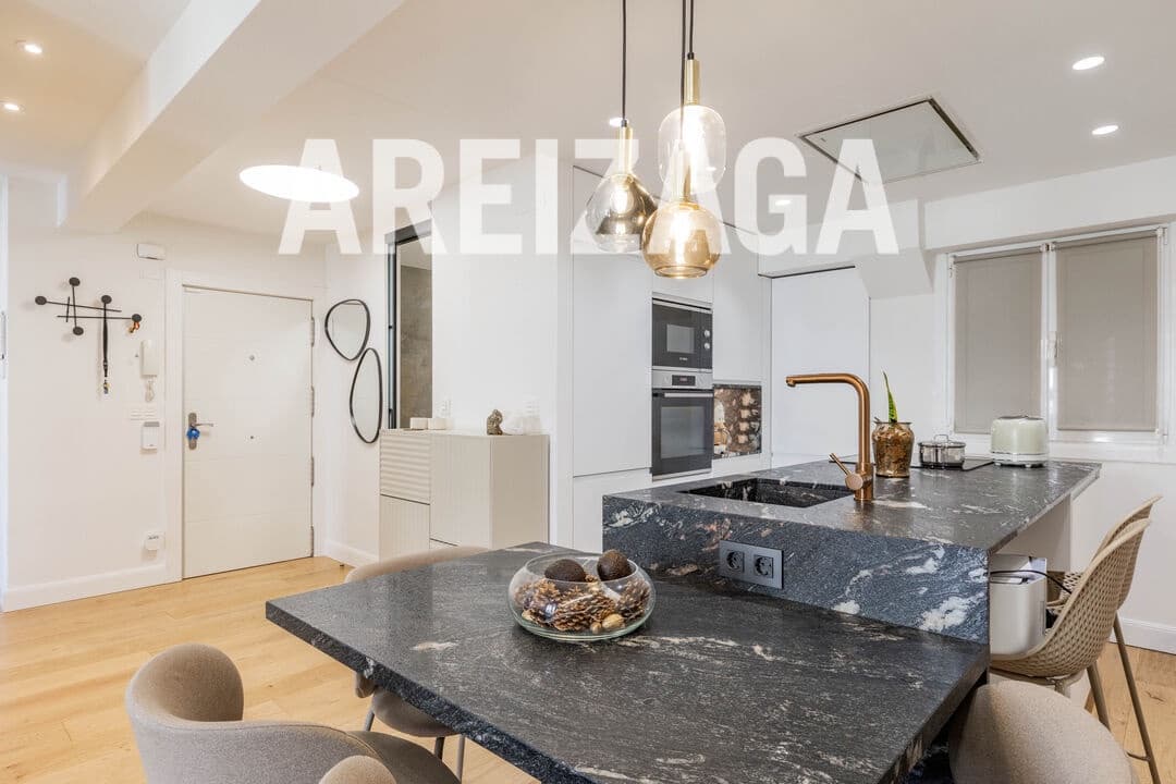 2 soverom Leilighet til salgs i Donostia-San Sebastian - € 795 000 (Ref: 9626588)