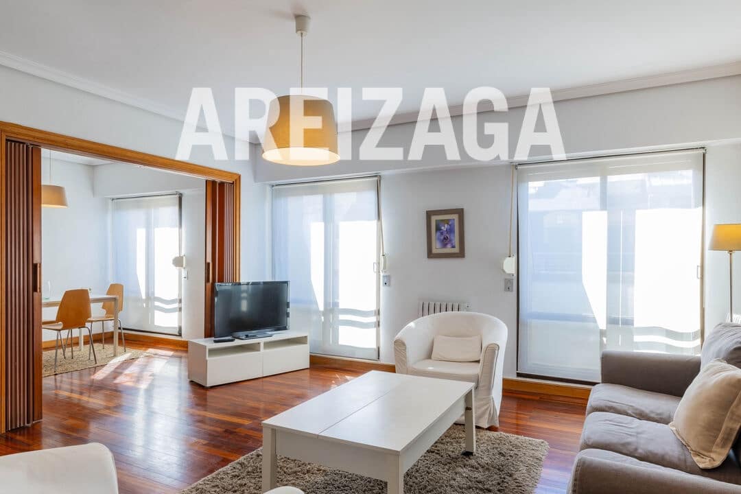3 bedroom Flat for sale in Donostia-San Sebastian - € 925,000 (Ref: 9654474)