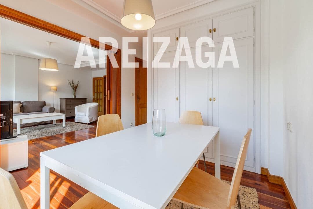 3 bedroom Flat for sale in Donostia-San Sebastian - € 925,000 (Ref: 9654474)