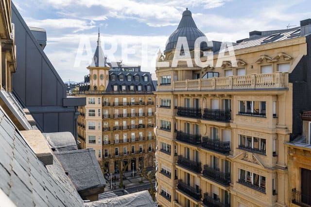 3 makuuhuone Asunto myytävänä paikassa Donostia-San Sebastián - 925 000 € (Ref: 9654474)