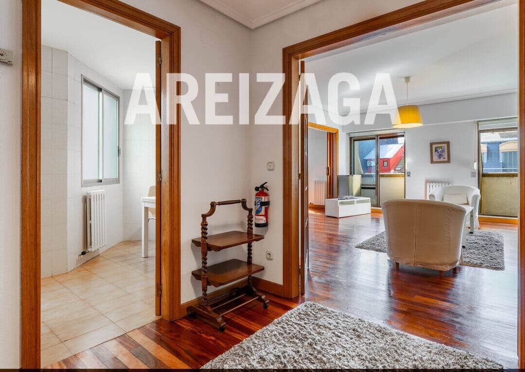 3 bedroom Flat for sale in Donostia-San Sebastian - € 925,000 (Ref: 9654474)