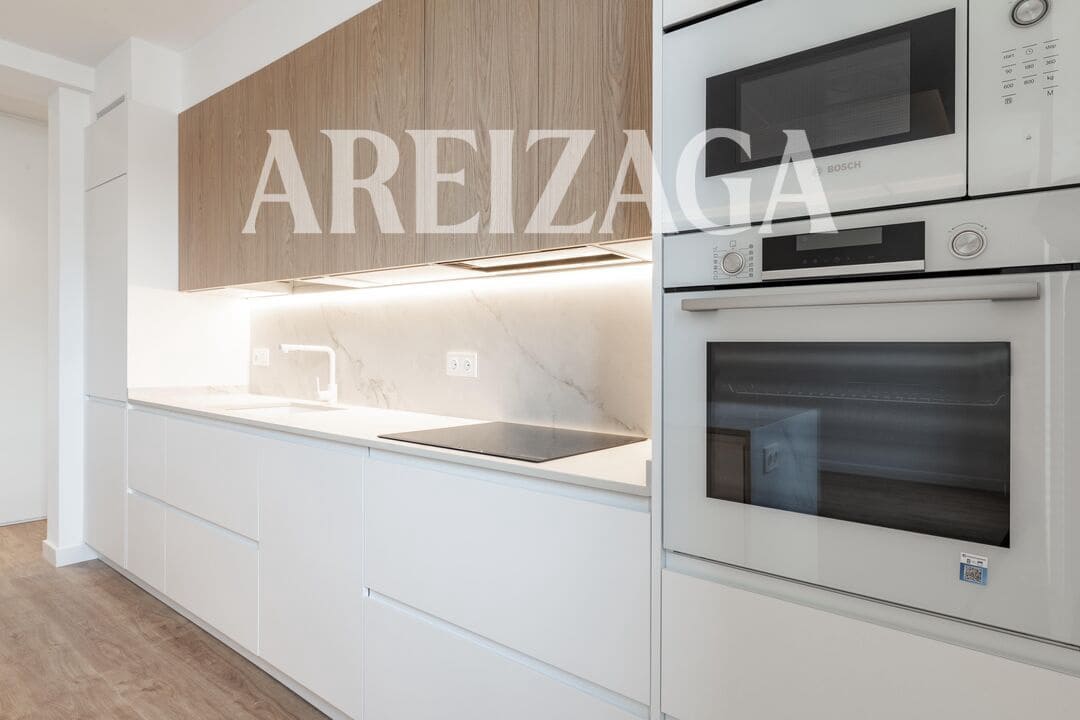 Piso de 3 habitaciones en Donostia-San Sebastián en venta - 780.000 € (Ref: 9665416)