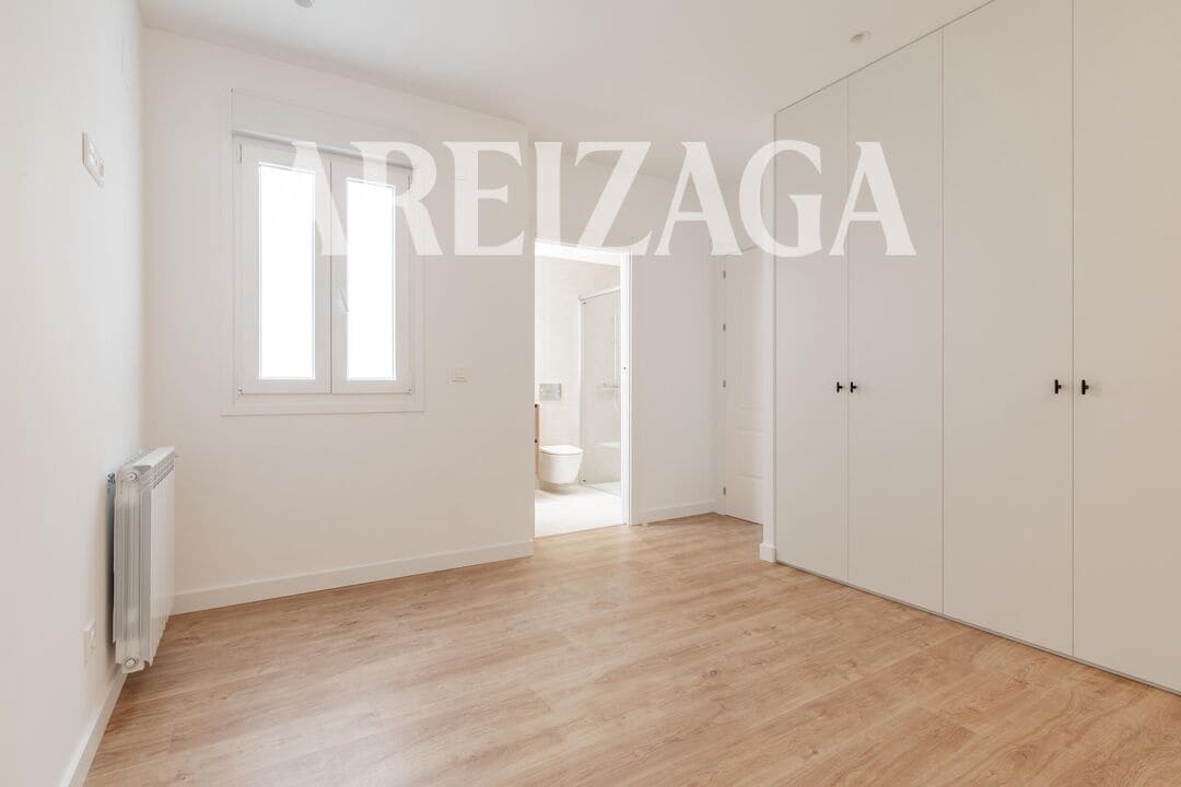 Piso de 3 habitaciones en Donostia-San Sebastián en venta - 780.000 € (Ref: 9665416)