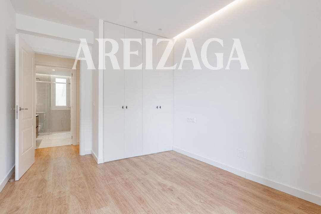Piso de 3 habitaciones en Donostia-San Sebastián en venta - 780.000 € (Ref: 9665416)