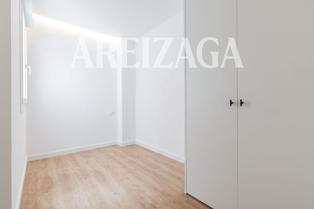 Piso de 3 habitaciones en Donostia-San Sebastián en venta - 780.000 € (Ref: 9665416)