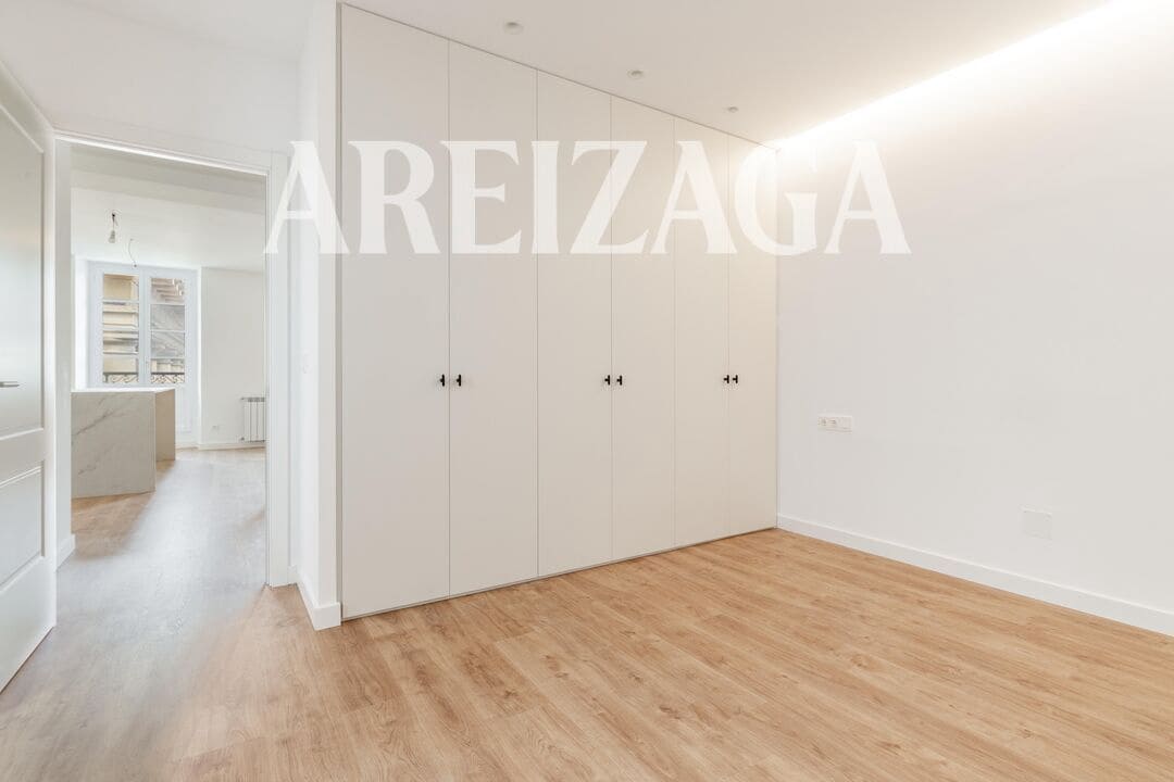 Piso de 3 habitaciones en Donostia-San Sebastián en venta - 780.000 € (Ref: 9665416)