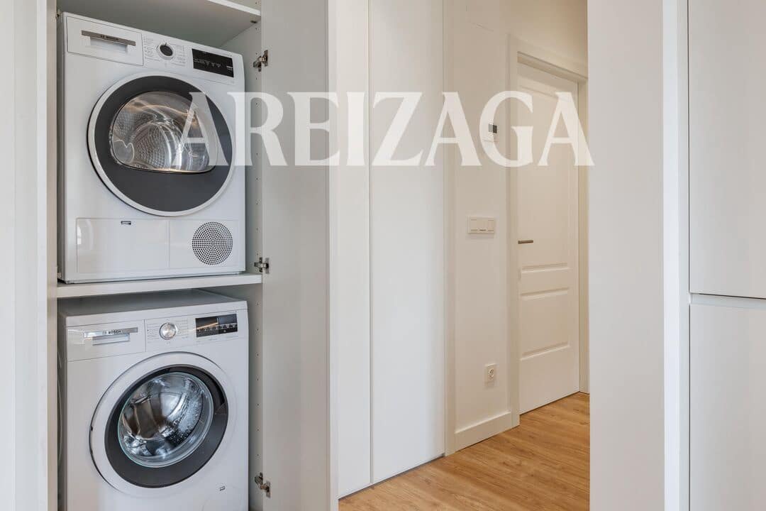 Piso de 3 habitaciones en Donostia-San Sebastián en venta - 780.000 € (Ref: 9665416)