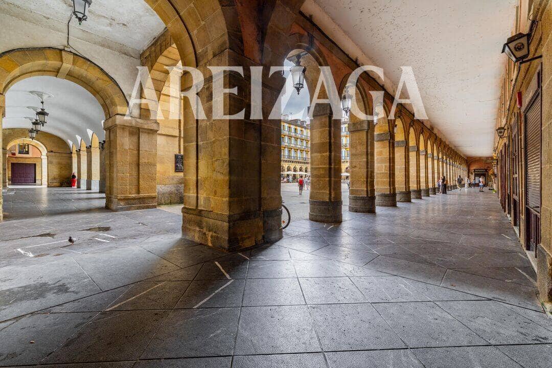 Piso de 3 habitaciones en Donostia-San Sebastián en venta - 780.000 € (Ref: 9665416)