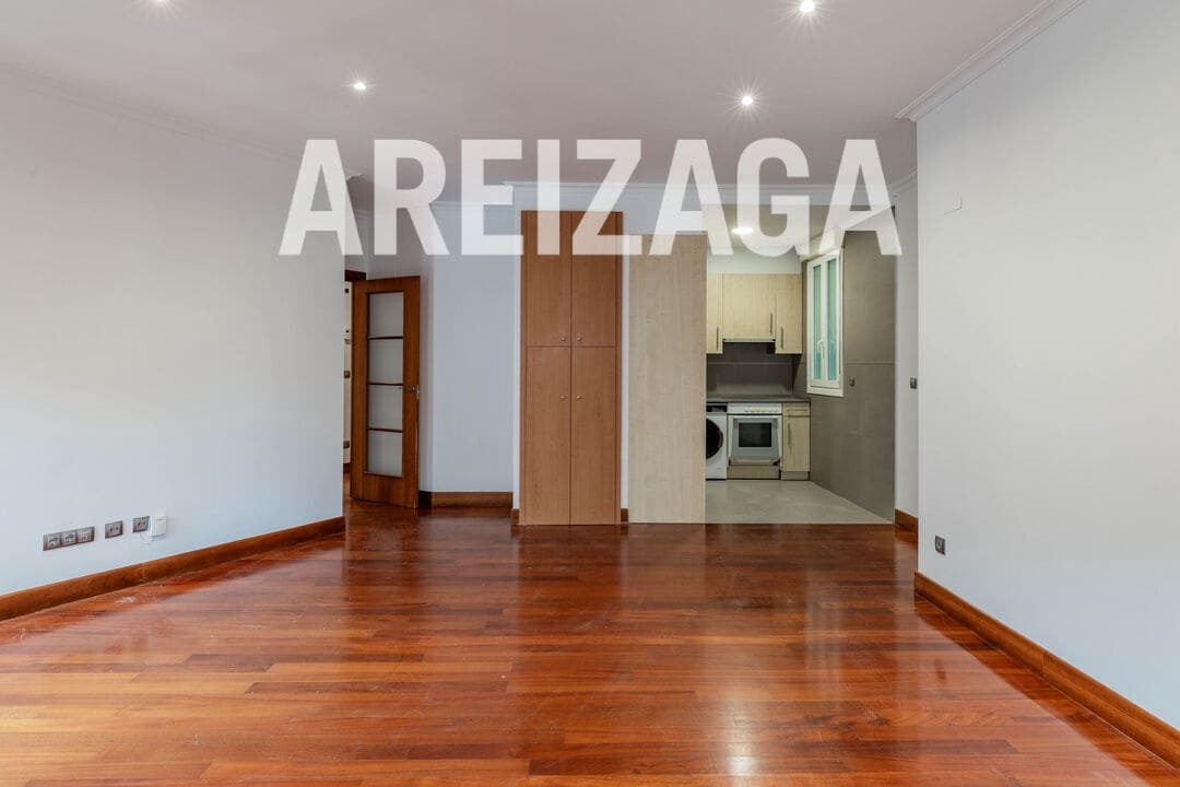2 bedroom Flat for sale in Donostia-San Sebastian - € 800,000 (Ref: 9679352)
