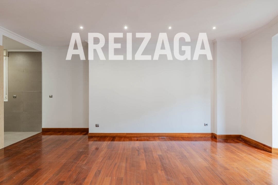 2 bedroom Flat for sale in Donostia-San Sebastian - € 800,000 (Ref: 9679352)