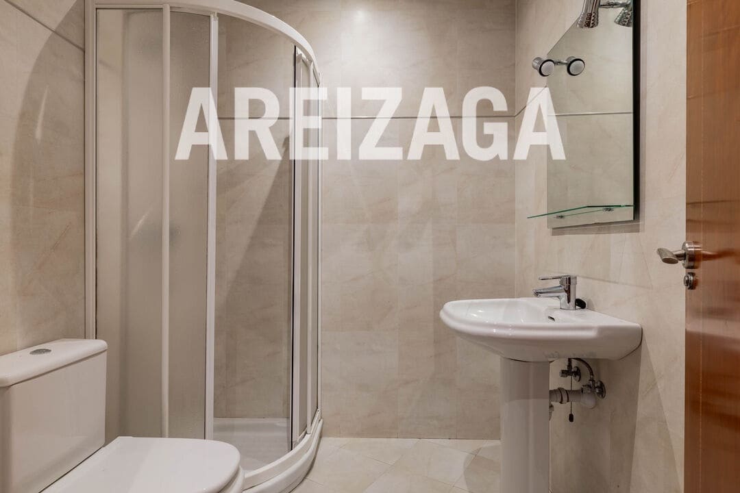 2 bedroom Flat for sale in Donostia-San Sebastian - € 800,000 (Ref: 9679352)