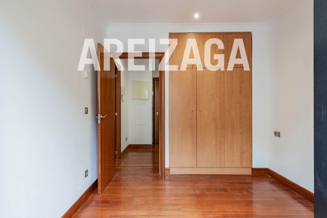 2 bedroom Flat for sale in Donostia-San Sebastian - € 800,000 (Ref: 9679352)