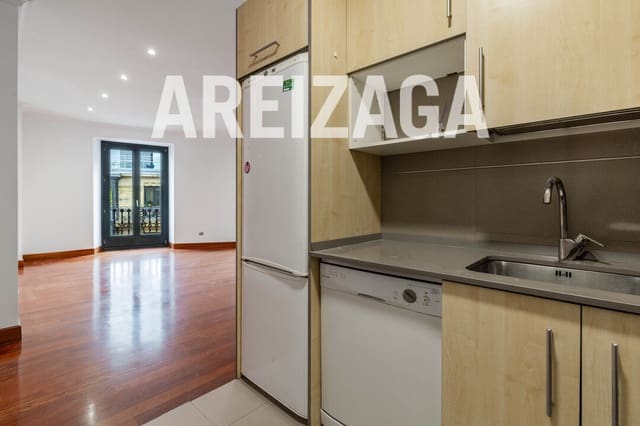 Piso de 2 habitaciones en Donostia-San Sebastián en venta - 800.000 € (Ref: 9679352)