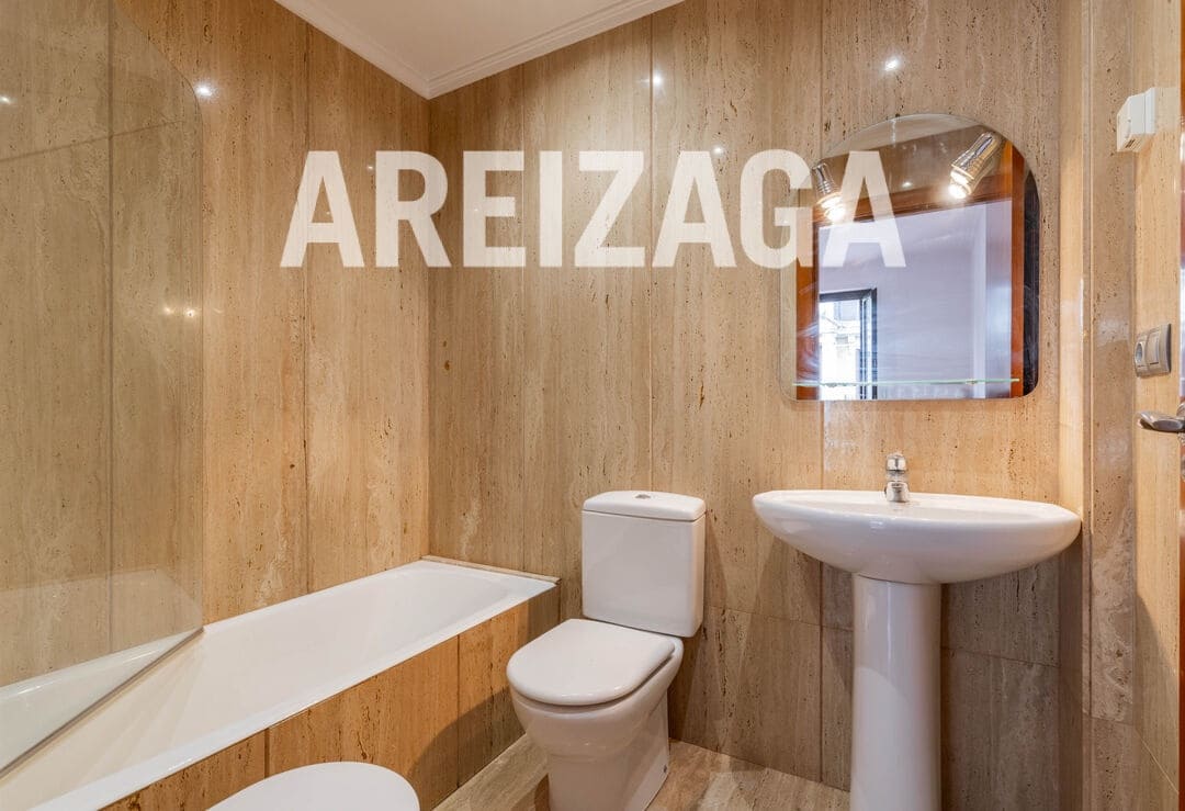 2 bedroom Flat for sale in Donostia-San Sebastian - € 800,000 (Ref: 9679352)