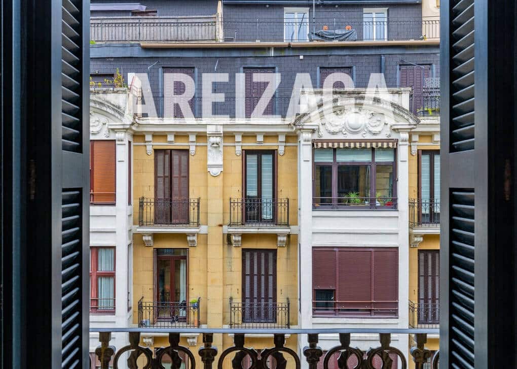 2 bedroom Flat for sale in Donostia-San Sebastian - € 800,000 (Ref: 9679352)