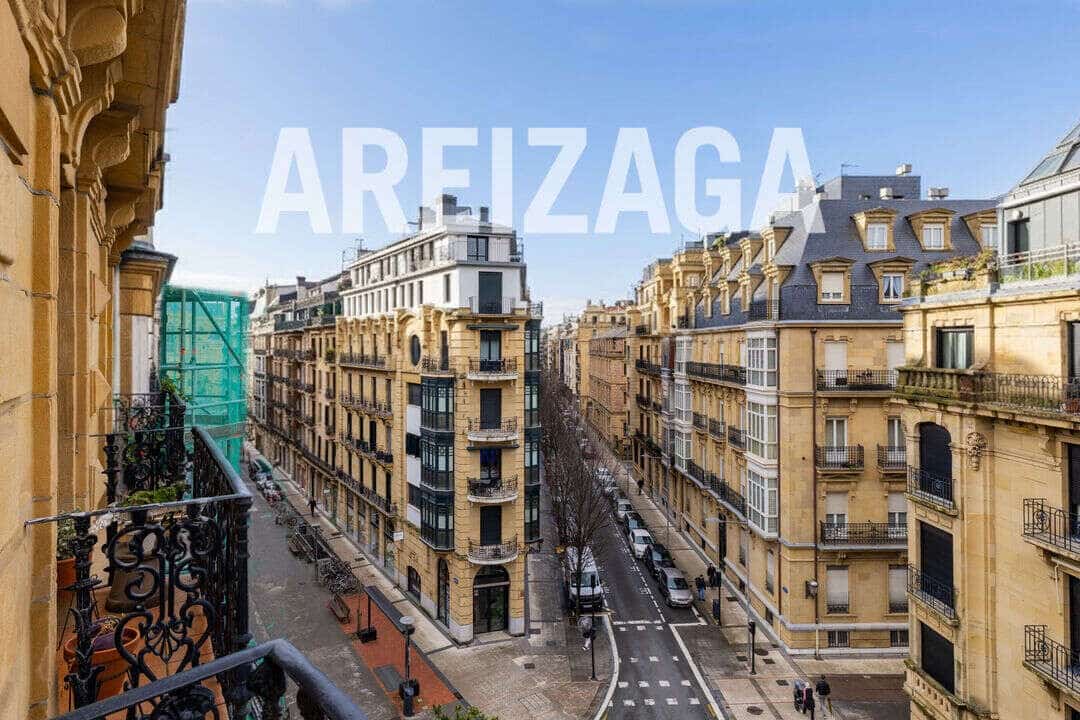 2 bedroom Flat for sale in Donostia-San Sebastian - € 800,000 (Ref: 9679352)