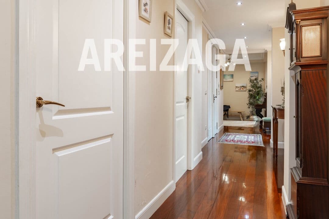 5 bedroom Flat for sale in Donostia-San Sebastian - € 1,480,000 (Ref: 9679353)