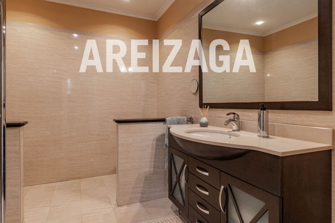 5 bedroom Flat for sale in Donostia-San Sebastian - € 1,480,000 (Ref: 9679353)