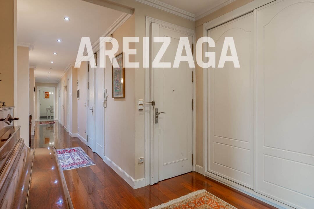 5 bedroom Flat for sale in Donostia-San Sebastian - € 1,480,000 (Ref: 9679353)