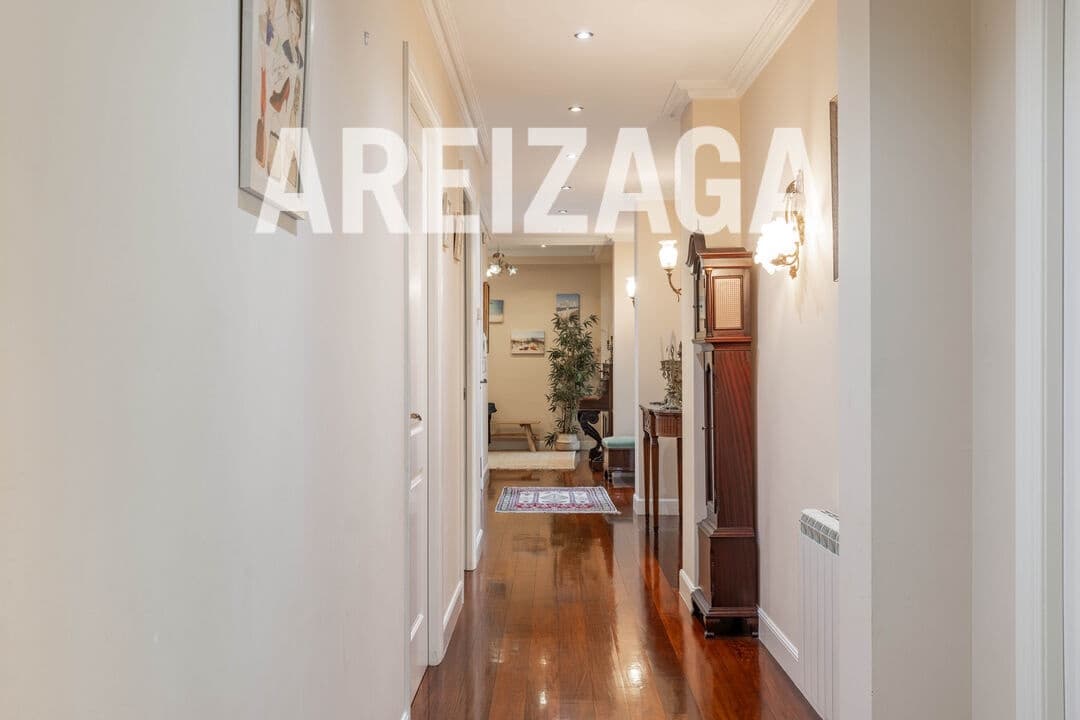 5 bedroom Flat for sale in Donostia-San Sebastian - € 1,480,000 (Ref: 9679353)