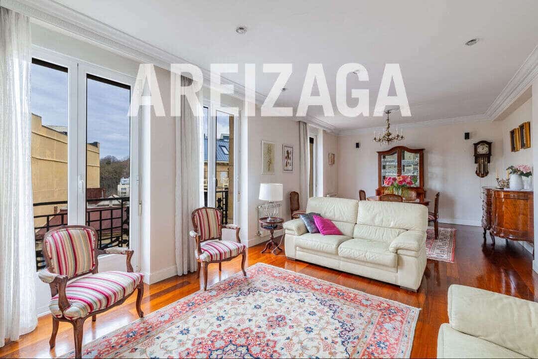 5 bedroom Flat for sale in Donostia-San Sebastian - € 1,480,000 (Ref: 9679353)