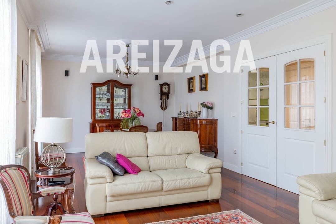 5 bedroom Flat for sale in Donostia-San Sebastian - € 1,480,000 (Ref: 9679353)