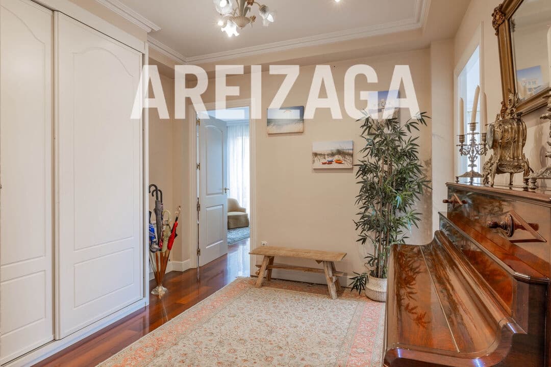 5 bedroom Flat for sale in Donostia-San Sebastian - € 1,480,000 (Ref: 9679353)