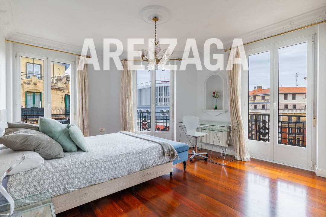 5 bedroom Flat for sale in Donostia-San Sebastian - € 1,480,000 (Ref: 9679353)