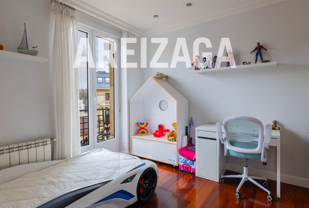 5 bedroom Flat for sale in Donostia-San Sebastian - € 1,480,000 (Ref: 9679353)