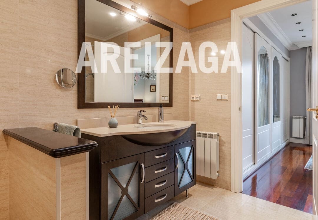 5 bedroom Flat for sale in Donostia-San Sebastian - € 1,480,000 (Ref: 9679353)